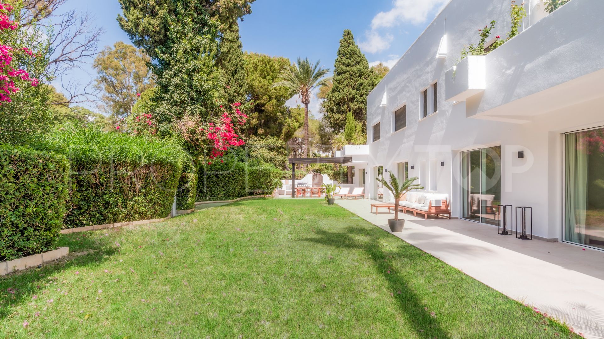 Marbella Golden Mile, apartamento planta baja a la venta de 4 dormitorios