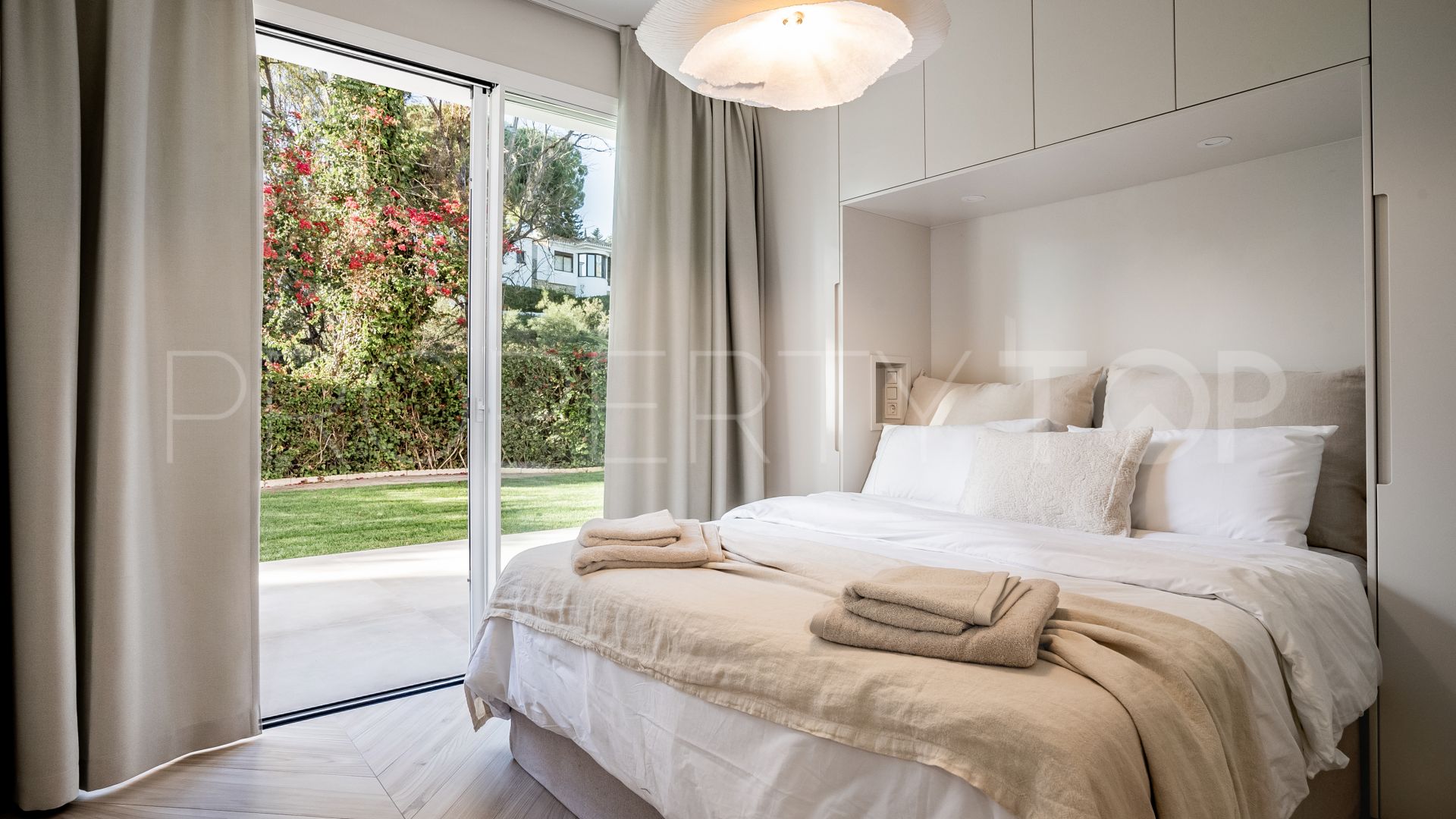 Marbella Golden Mile, apartamento planta baja a la venta de 4 dormitorios