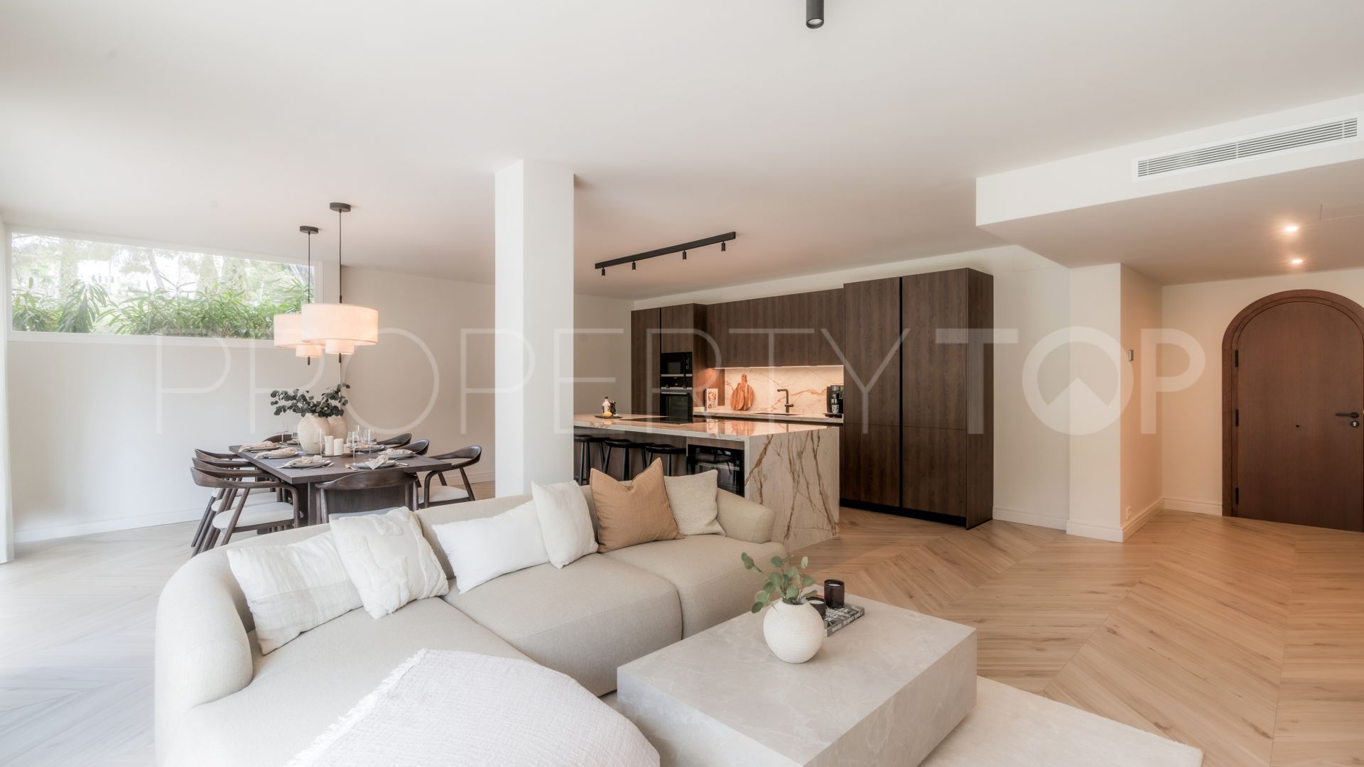 Marbella Golden Mile, apartamento planta baja a la venta de 4 dormitorios