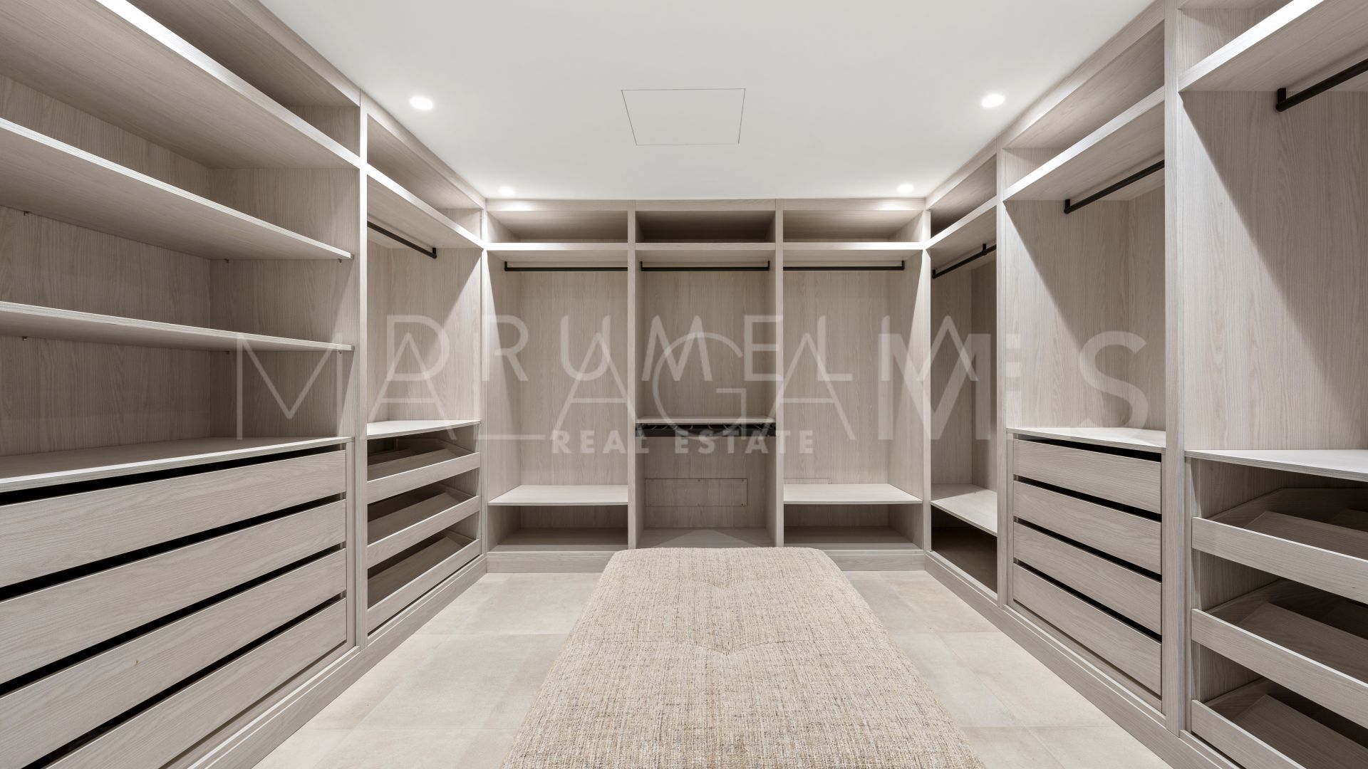 Villa for sale in El Madroñal