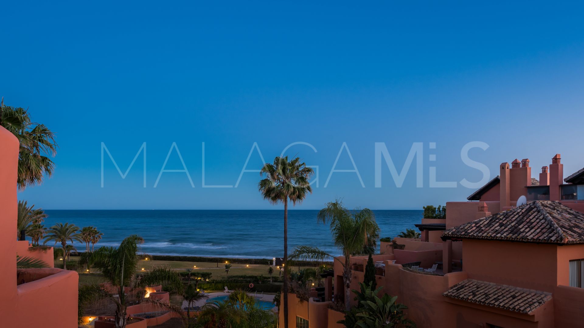 For sale penthouse in Marbella City with 4 bedrooms