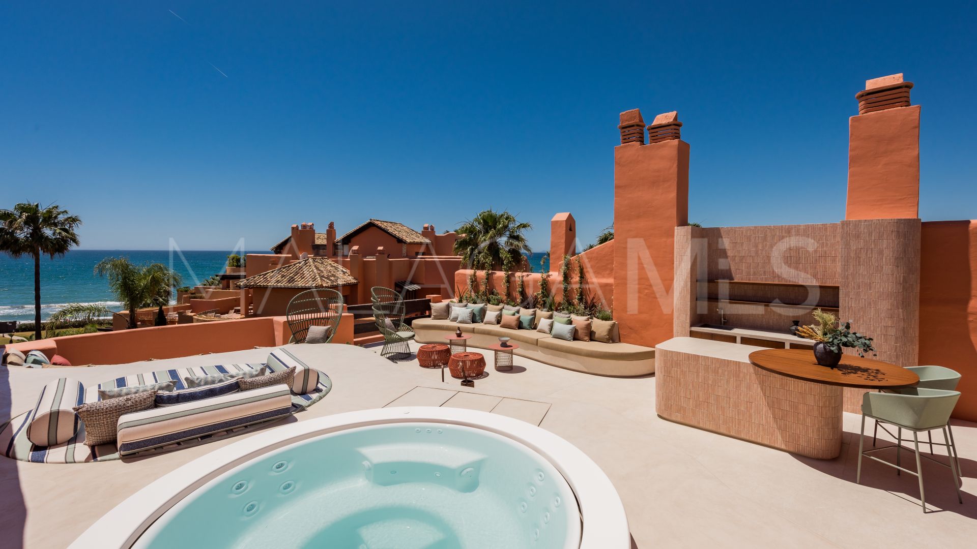 For sale penthouse in Marbella City with 4 bedrooms