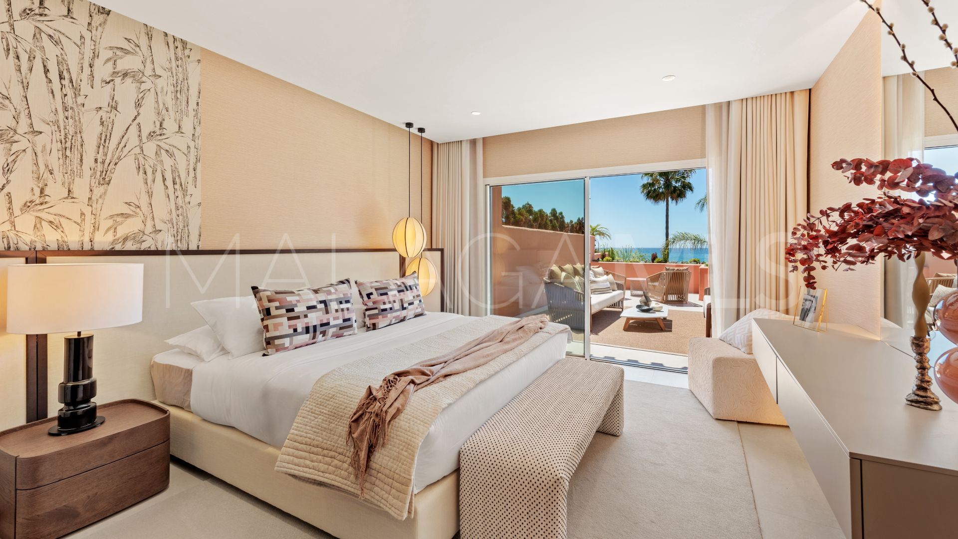 For sale penthouse in Marbella City with 4 bedrooms