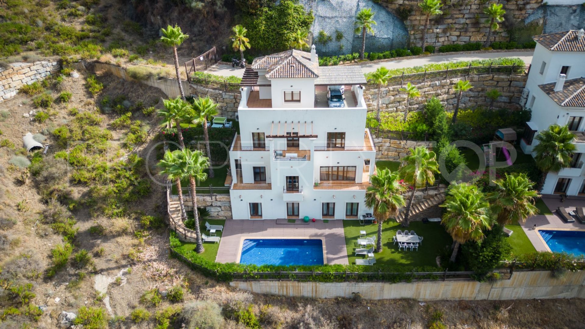 Villa en venta con 4 dormitorios en Benahavis