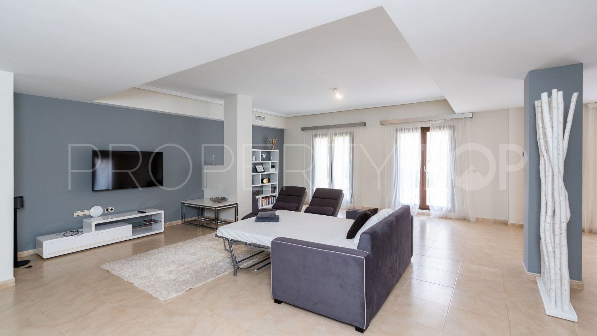 Villa en venta con 4 dormitorios en Benahavis