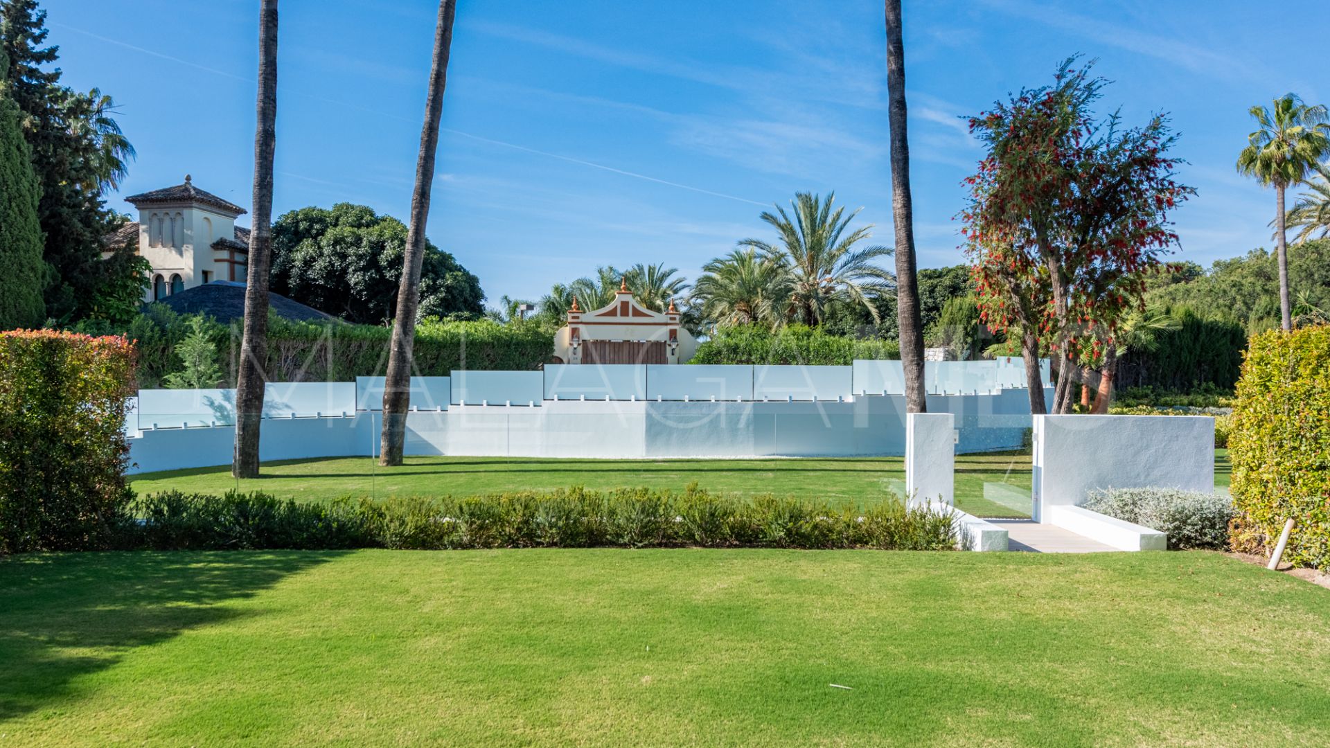 3 bedrooms semi detached villa in Nueva Andalucia for sale