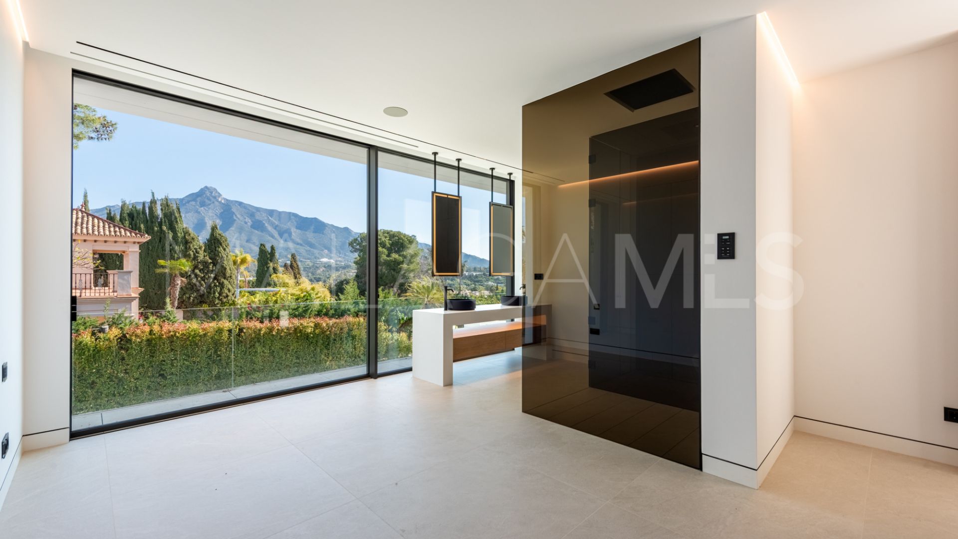 3 bedrooms semi detached villa in Nueva Andalucia for sale