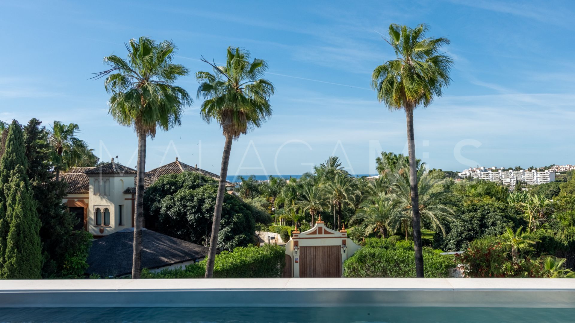 3 bedrooms semi detached villa in Nueva Andalucia for sale