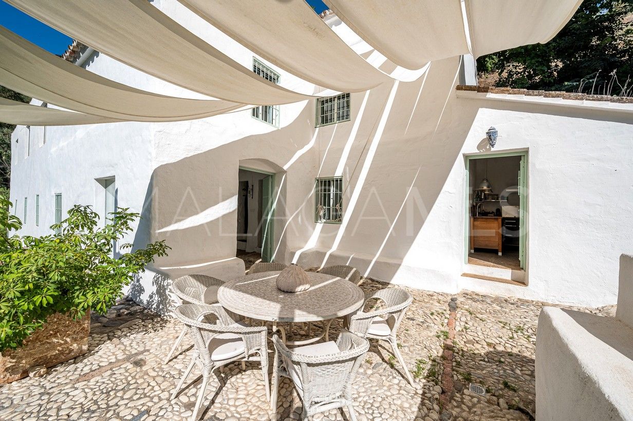 For sale finca with 4 bedrooms in Coin