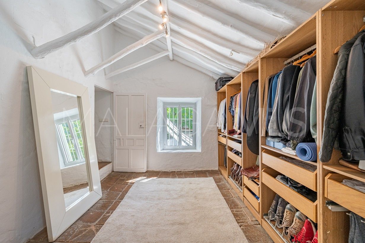 For sale finca with 4 bedrooms in Coin