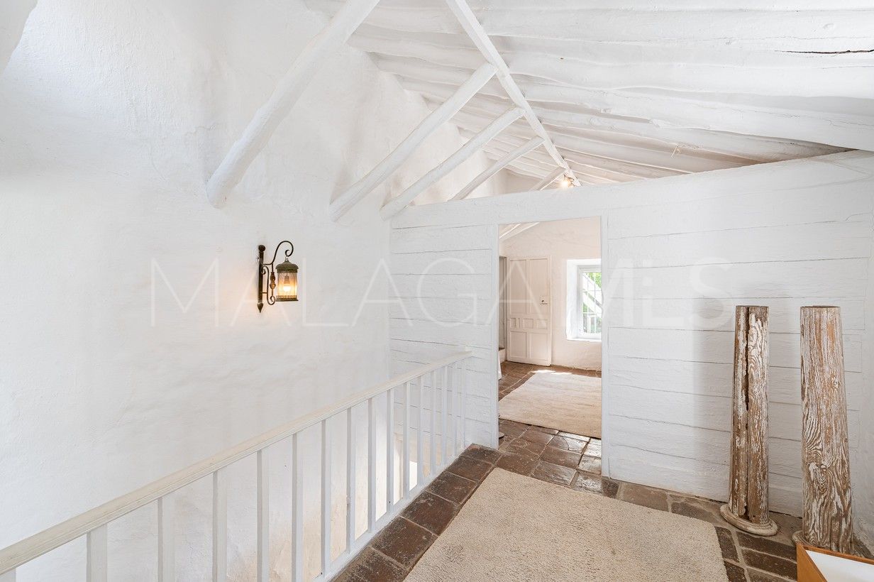 For sale finca with 4 bedrooms in Coin