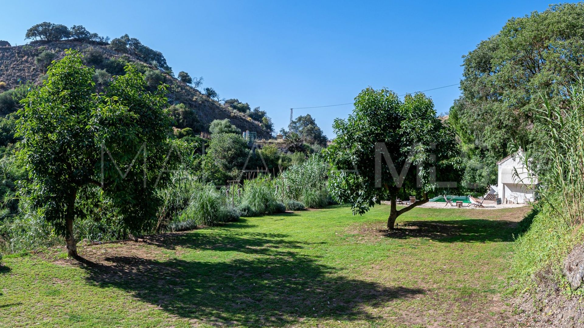For sale finca with 4 bedrooms in Coin
