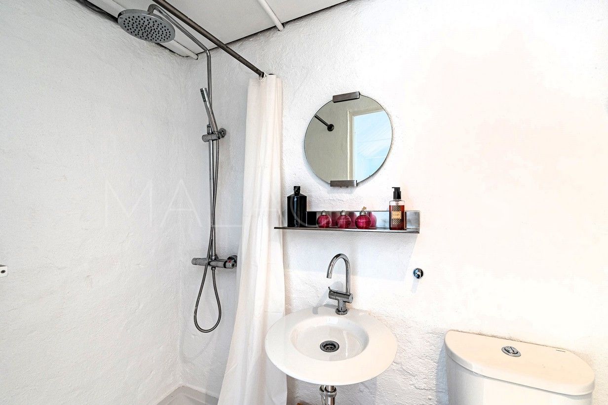 For sale finca with 4 bedrooms in Coin