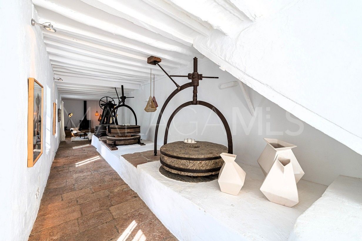 For sale finca with 4 bedrooms in Coin