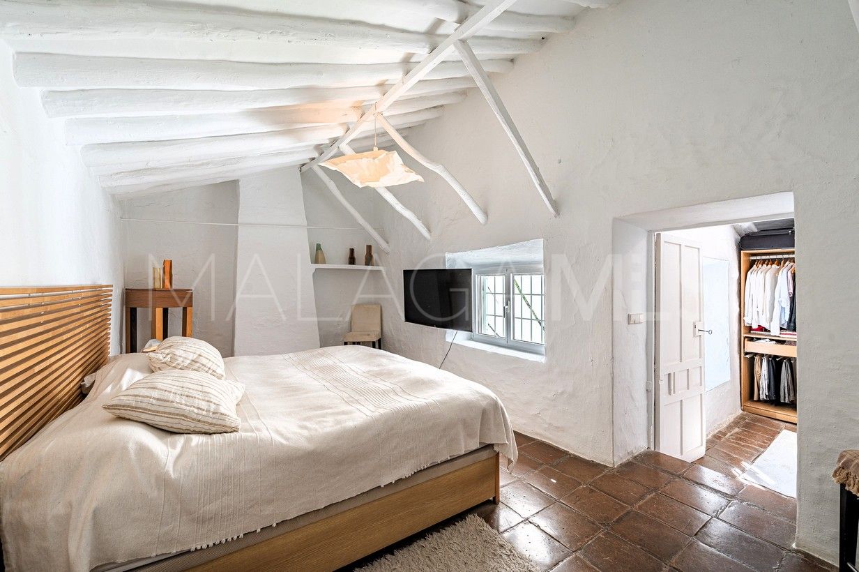 For sale finca with 4 bedrooms in Coin