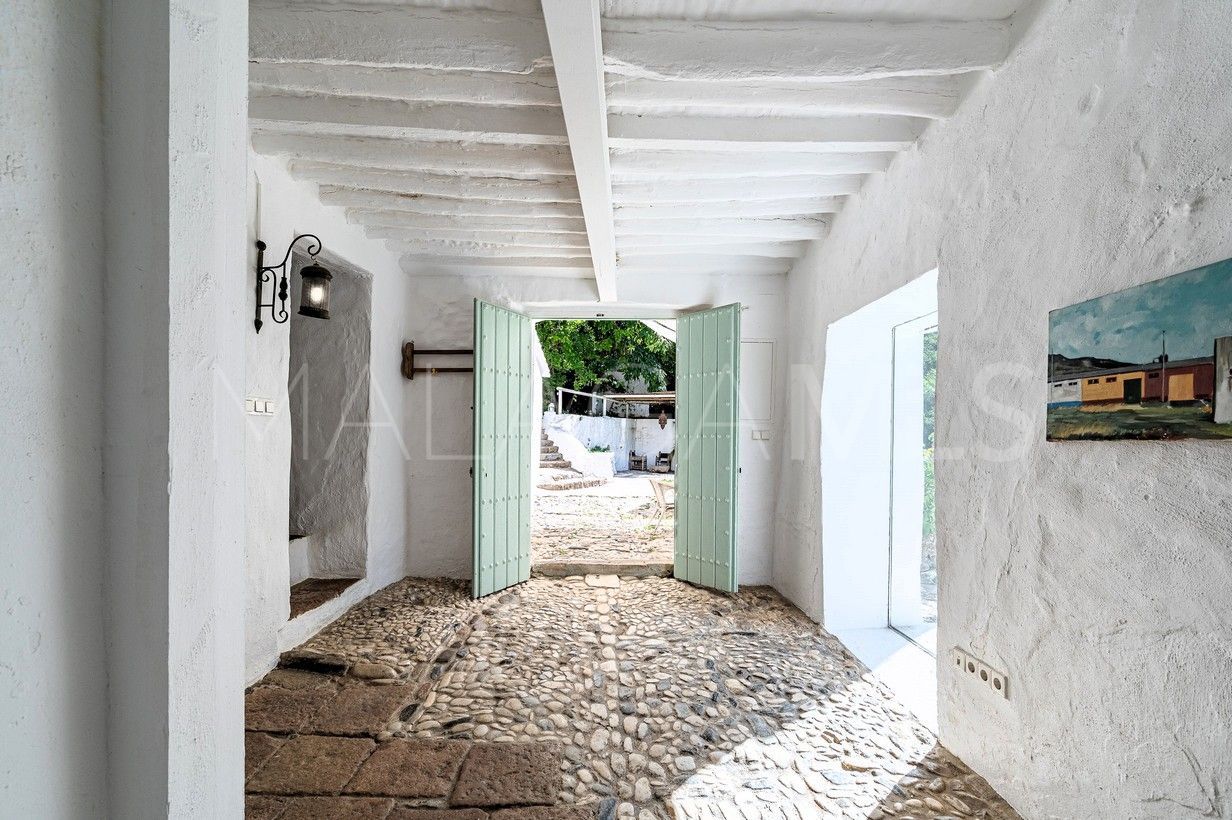 For sale finca with 4 bedrooms in Coin