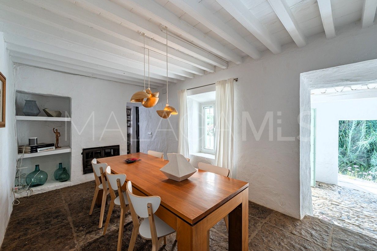 For sale finca with 4 bedrooms in Coin