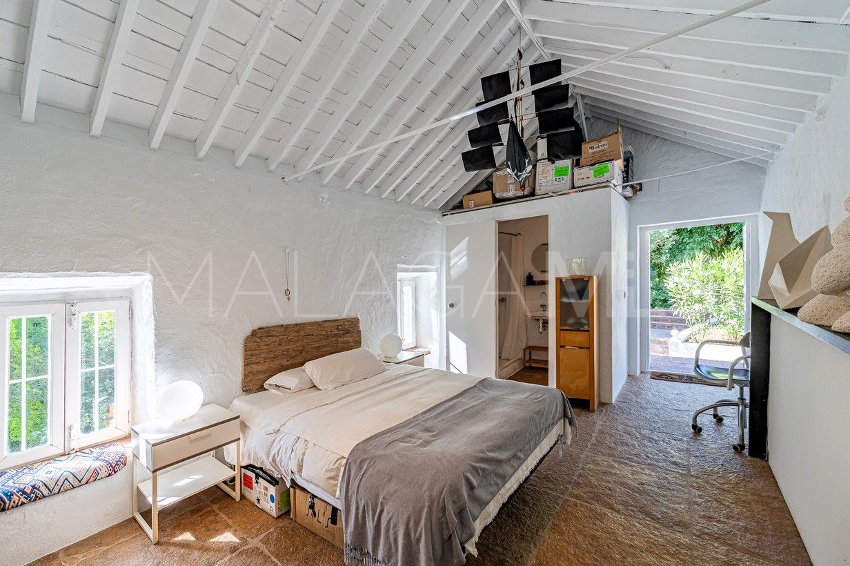 For sale finca with 4 bedrooms in Coin