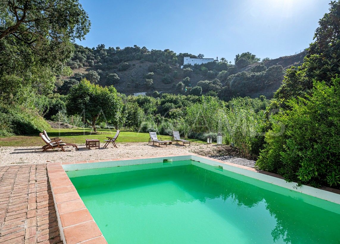 For sale finca with 4 bedrooms in Coin