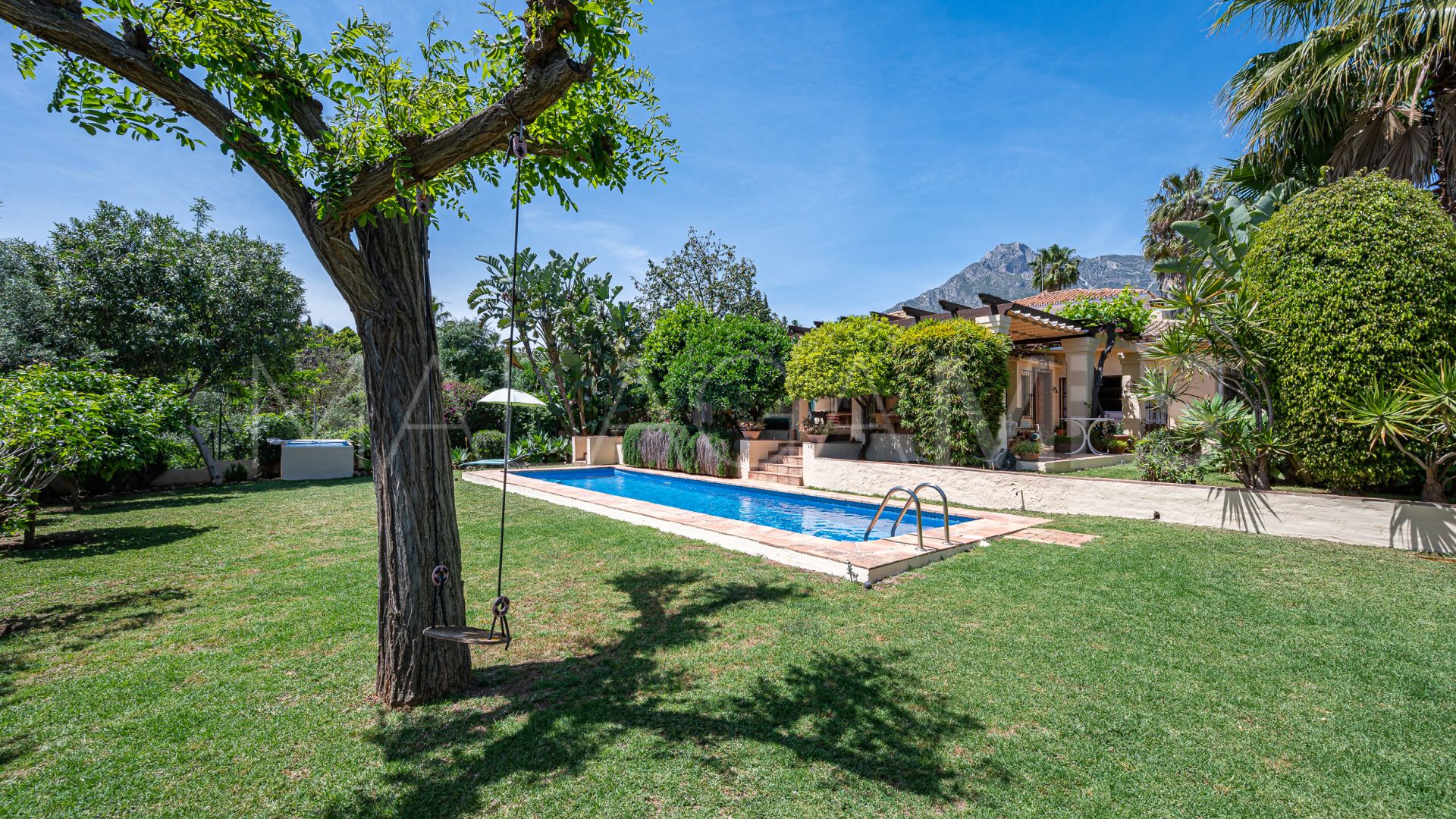 Villa for sale in Nagüeles