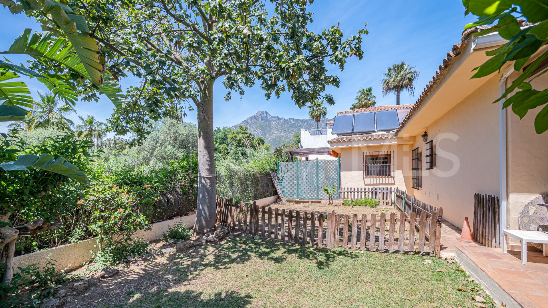 Villa for sale in Nagüeles