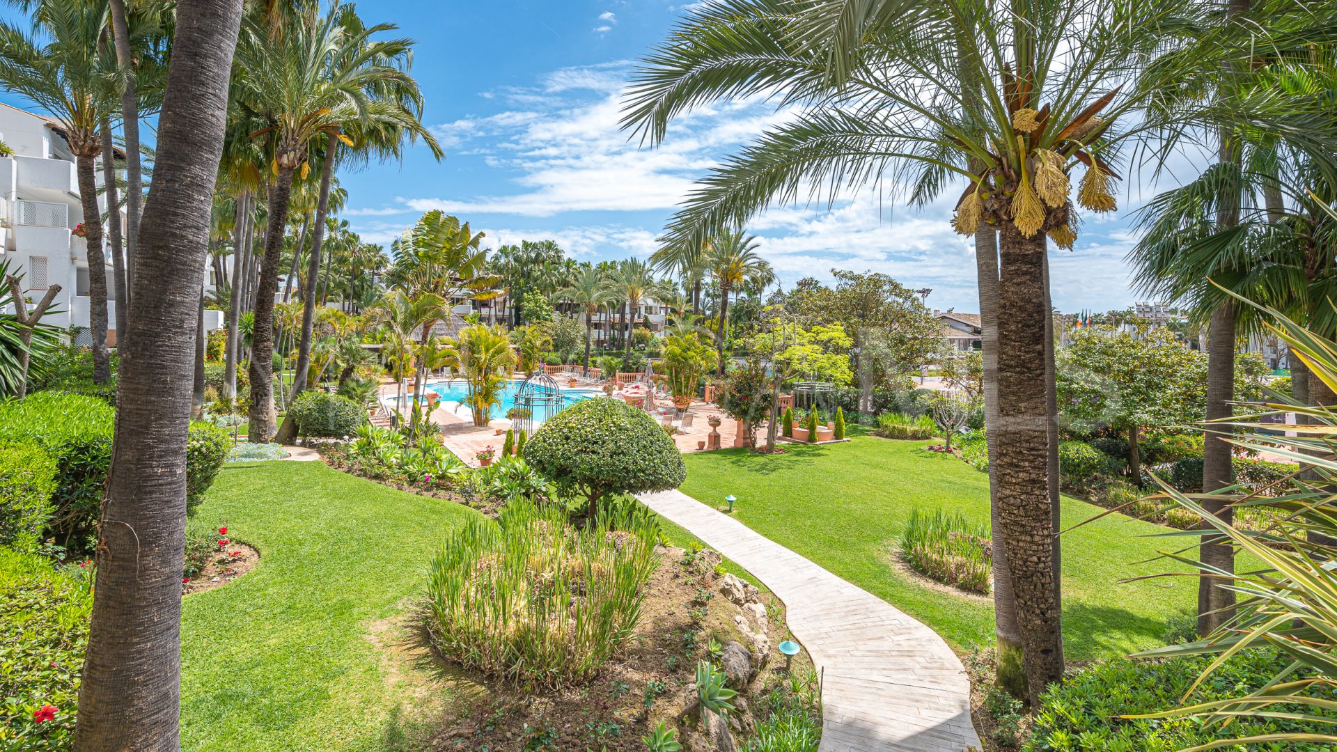 For sale Puente Romano duplex penthouse with 3 bedrooms