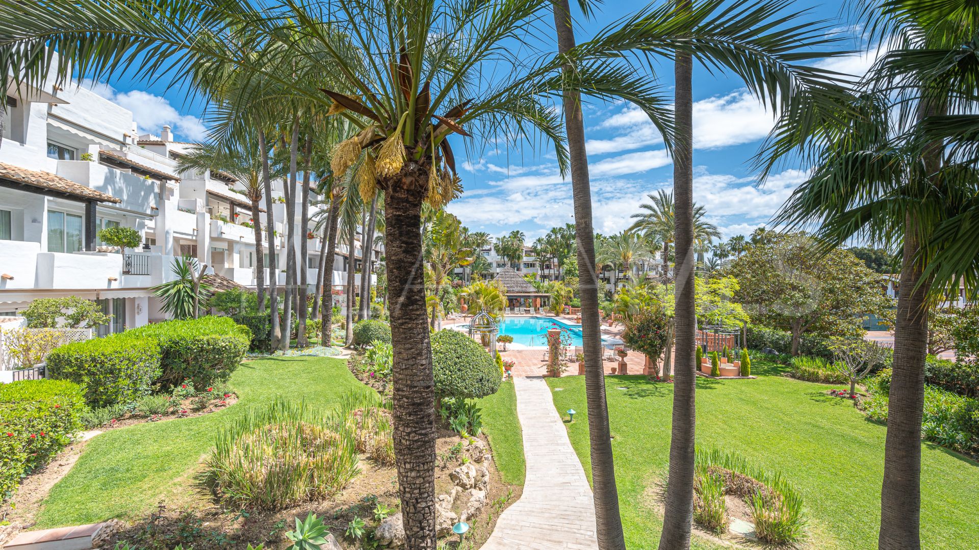 For sale Puente Romano duplex penthouse with 3 bedrooms