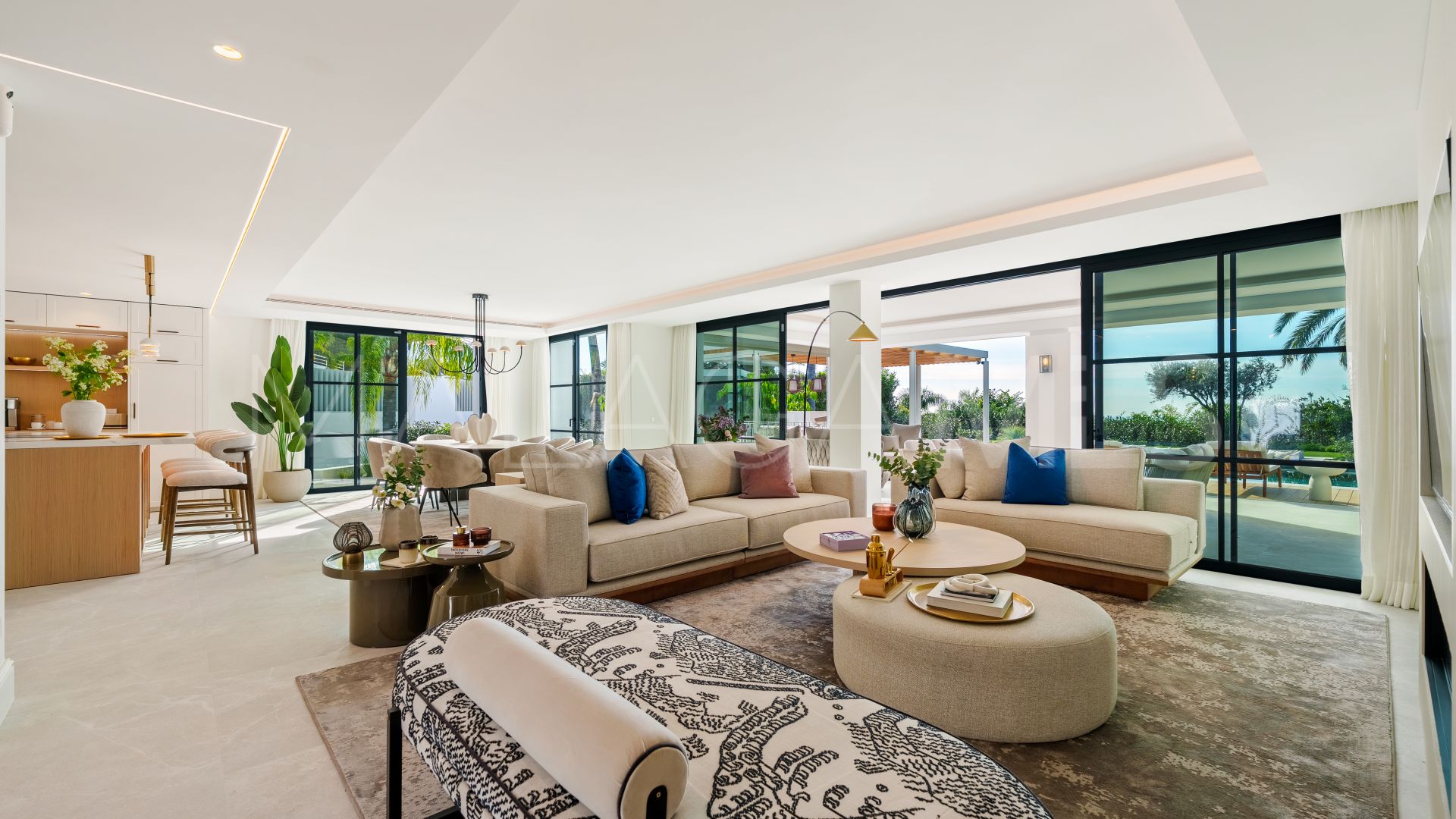 Villa for sale in Benahavis