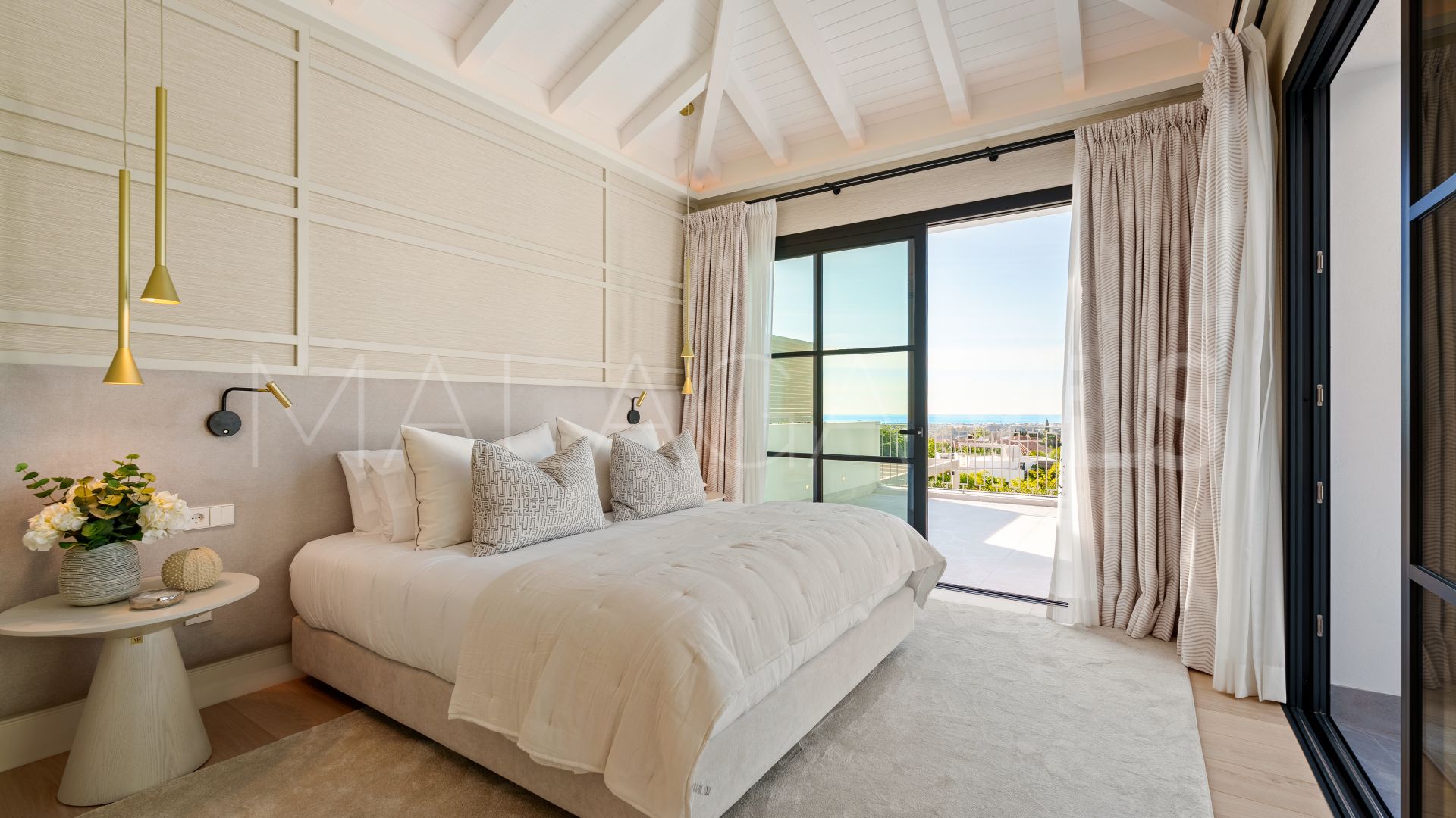 Villa for sale in Benahavis