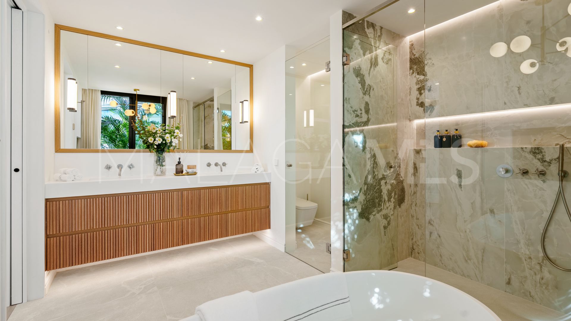 Villa for sale in Benahavis