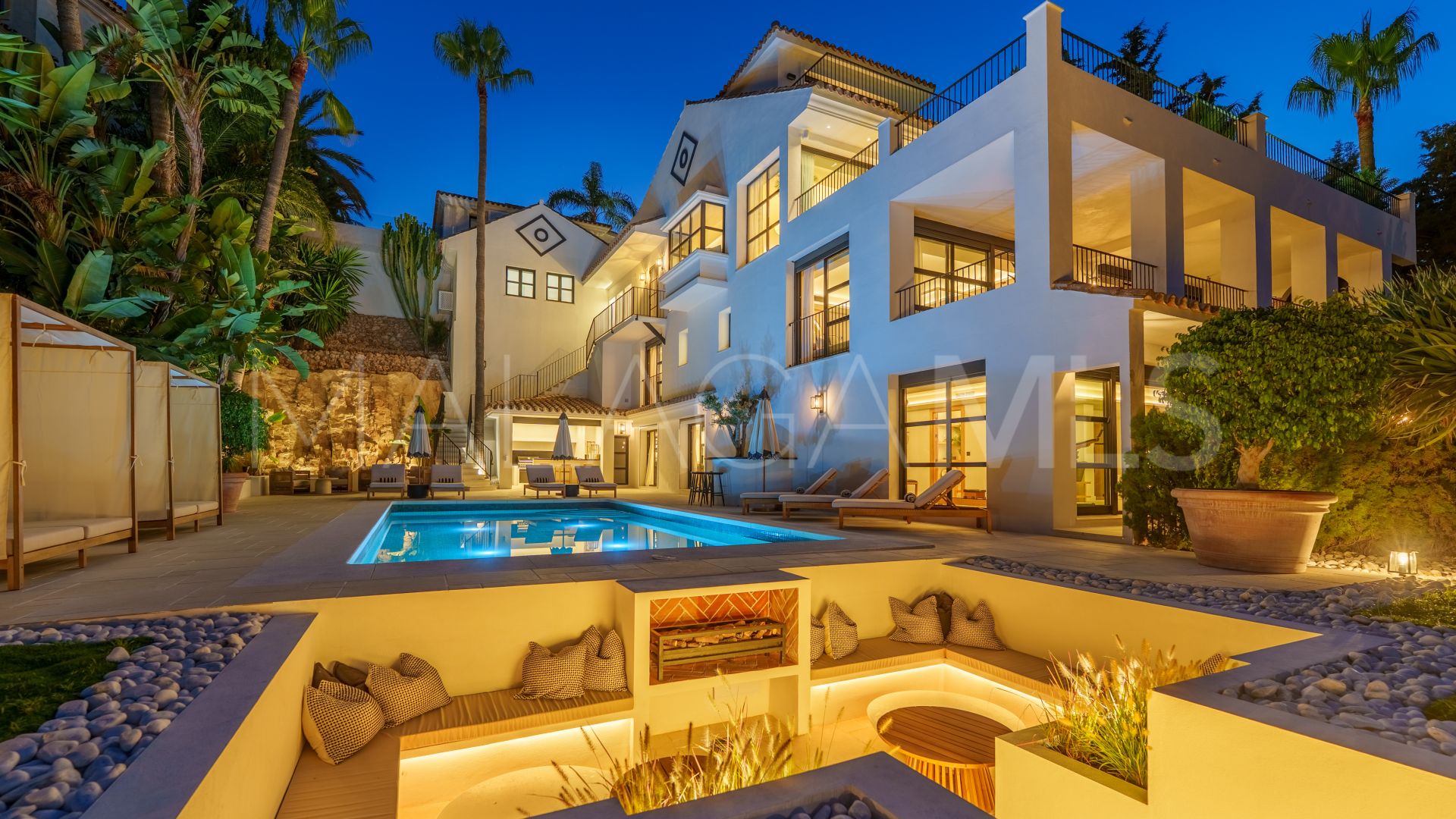 Buy villa in Nueva Andalucia with 6 bedrooms