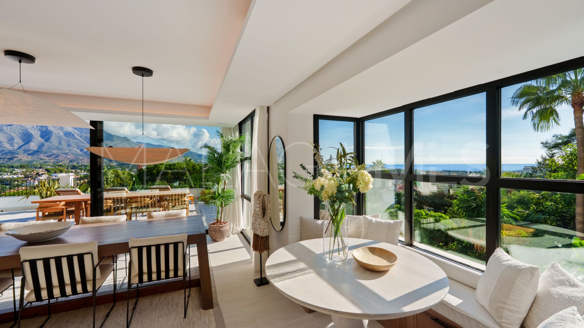 Buy villa in Nueva Andalucia with 6 bedrooms