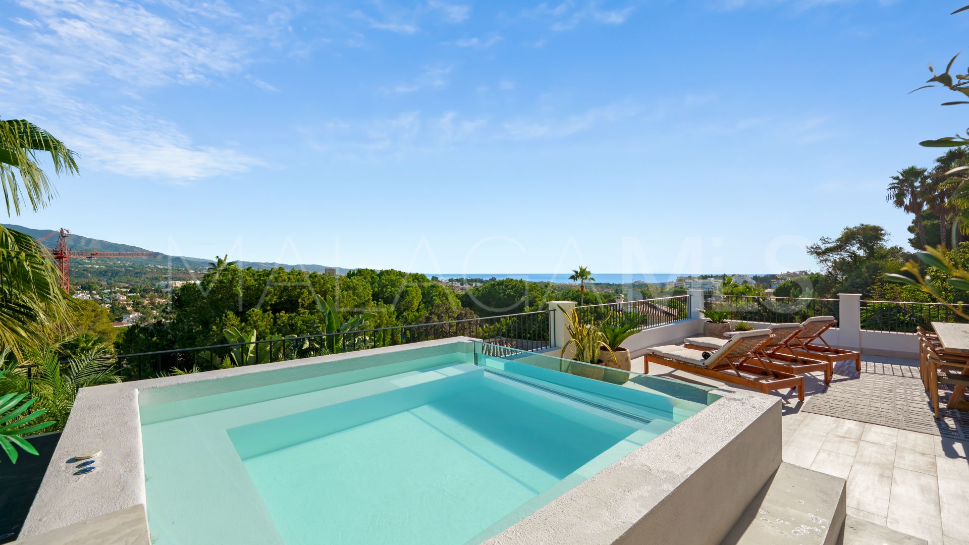 Buy villa in Nueva Andalucia with 6 bedrooms