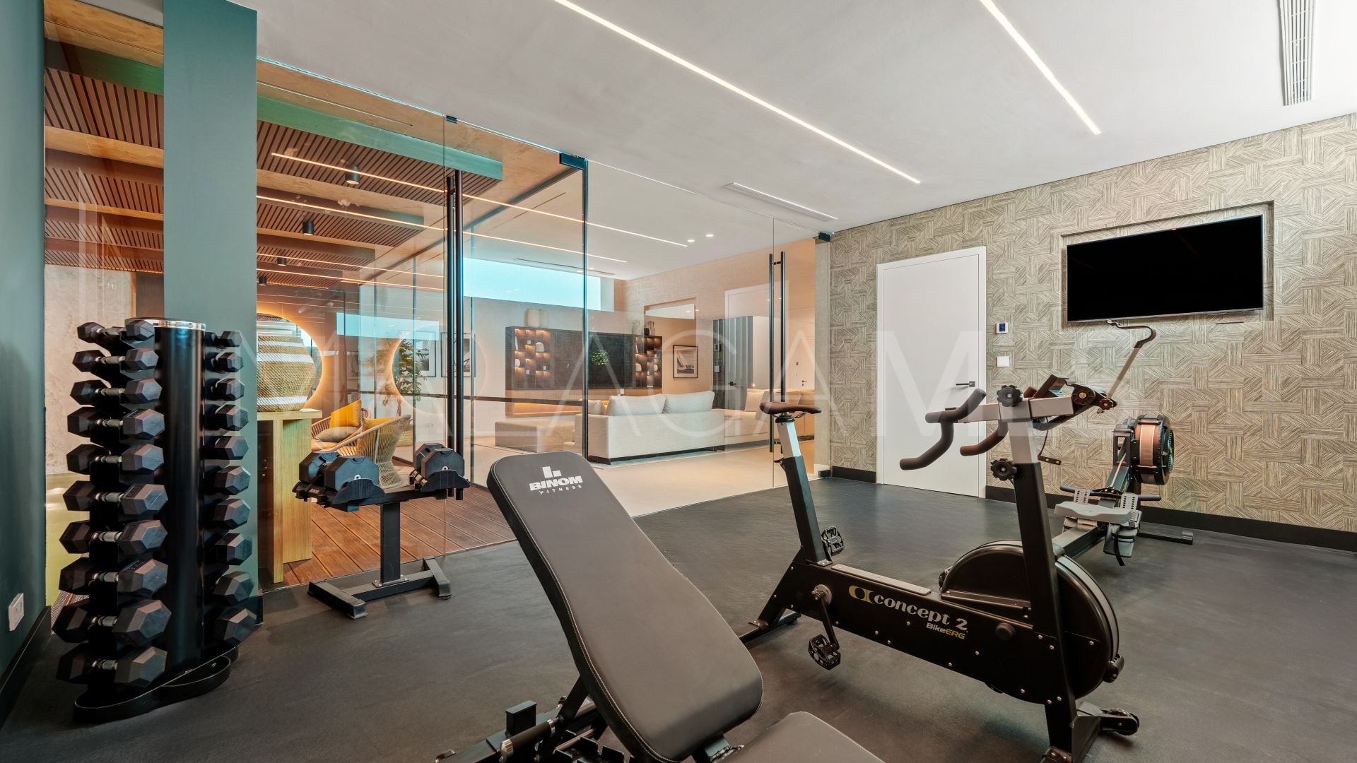 Villa for sale in Benahavis