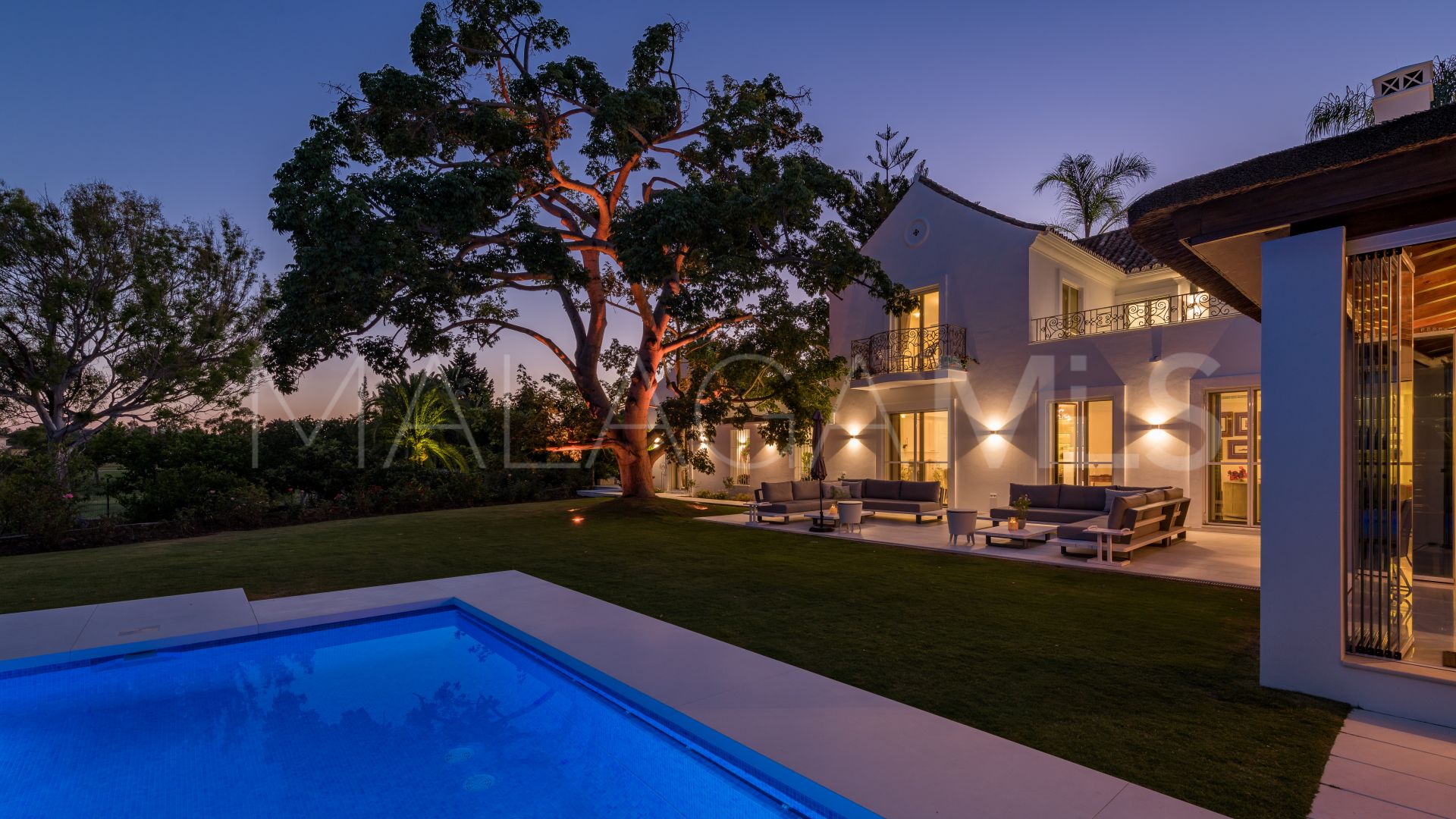 For sale villa in Nueva Andalucia