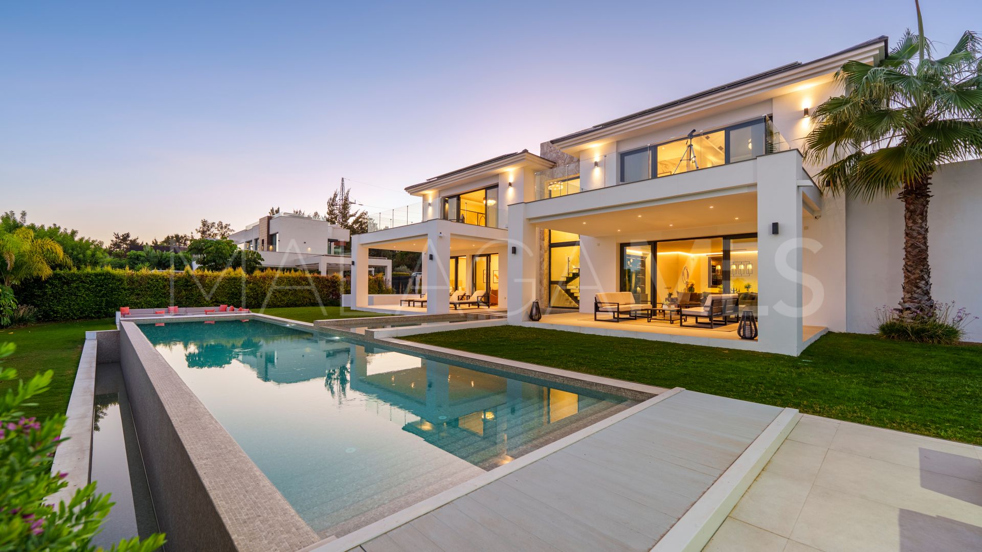 Villa for sale in Benahavis