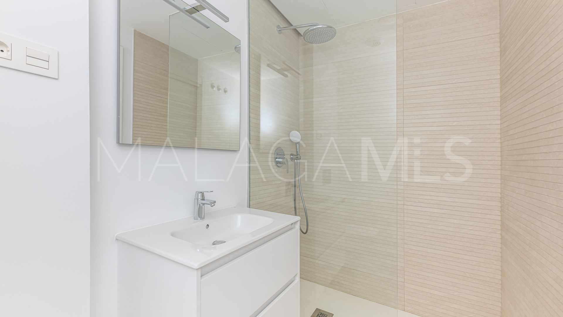 For sale Estepona Town 2 bedrooms apartment