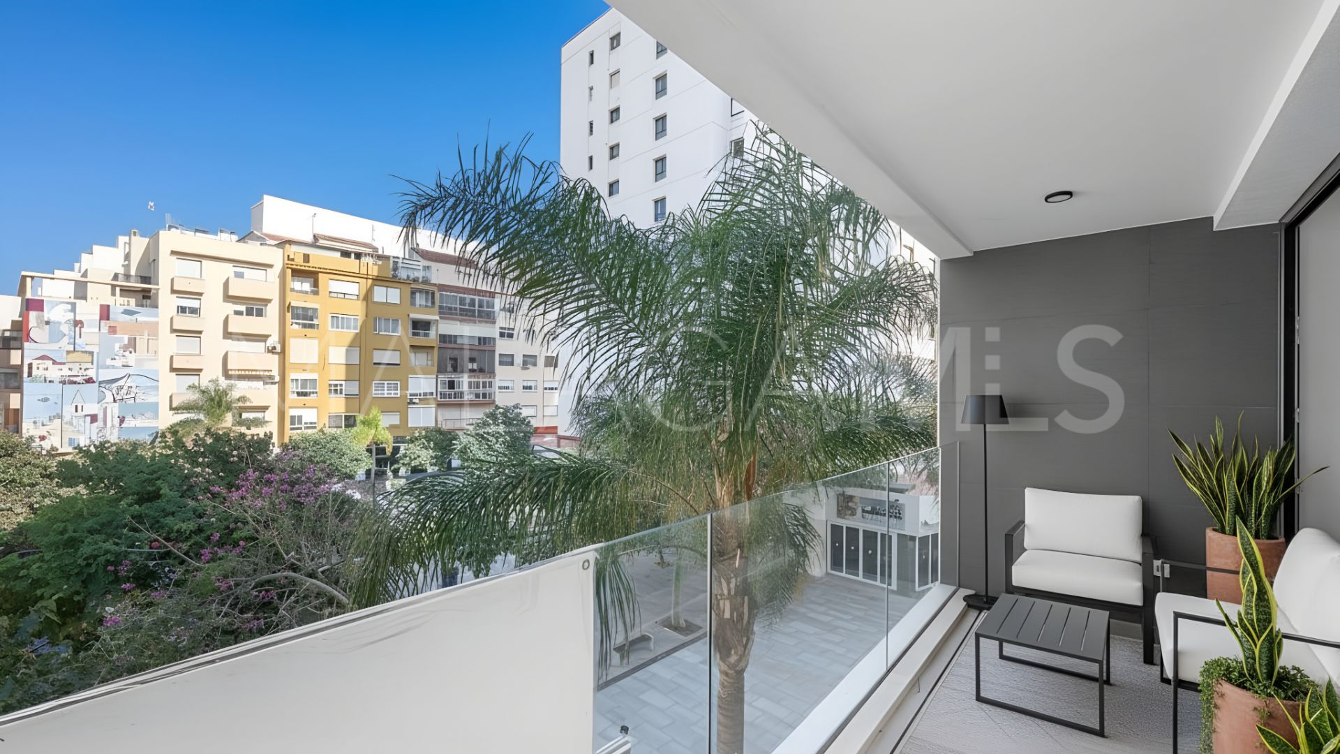 For sale Estepona Town 2 bedrooms apartment