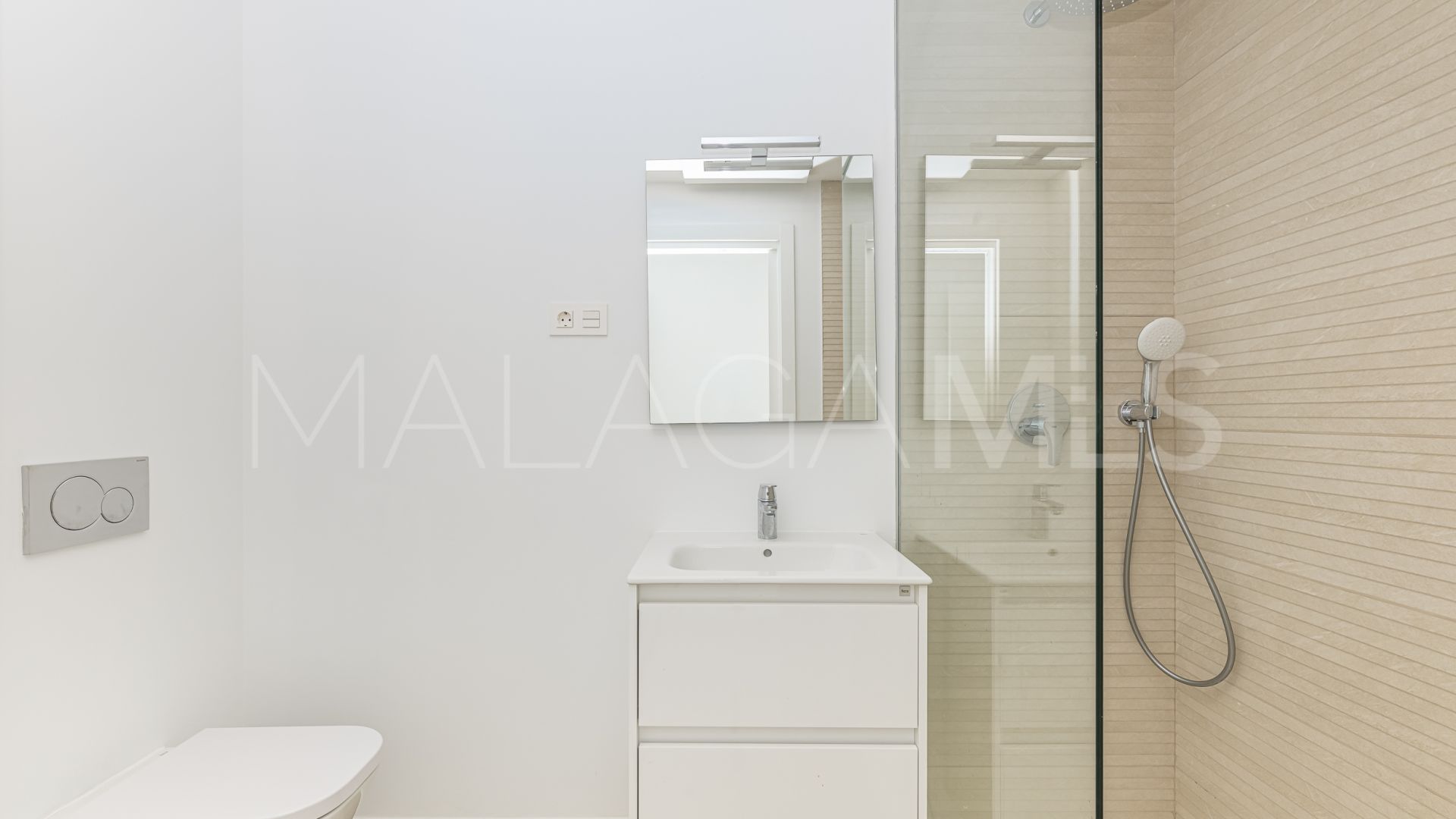 For sale Estepona Town 2 bedrooms apartment