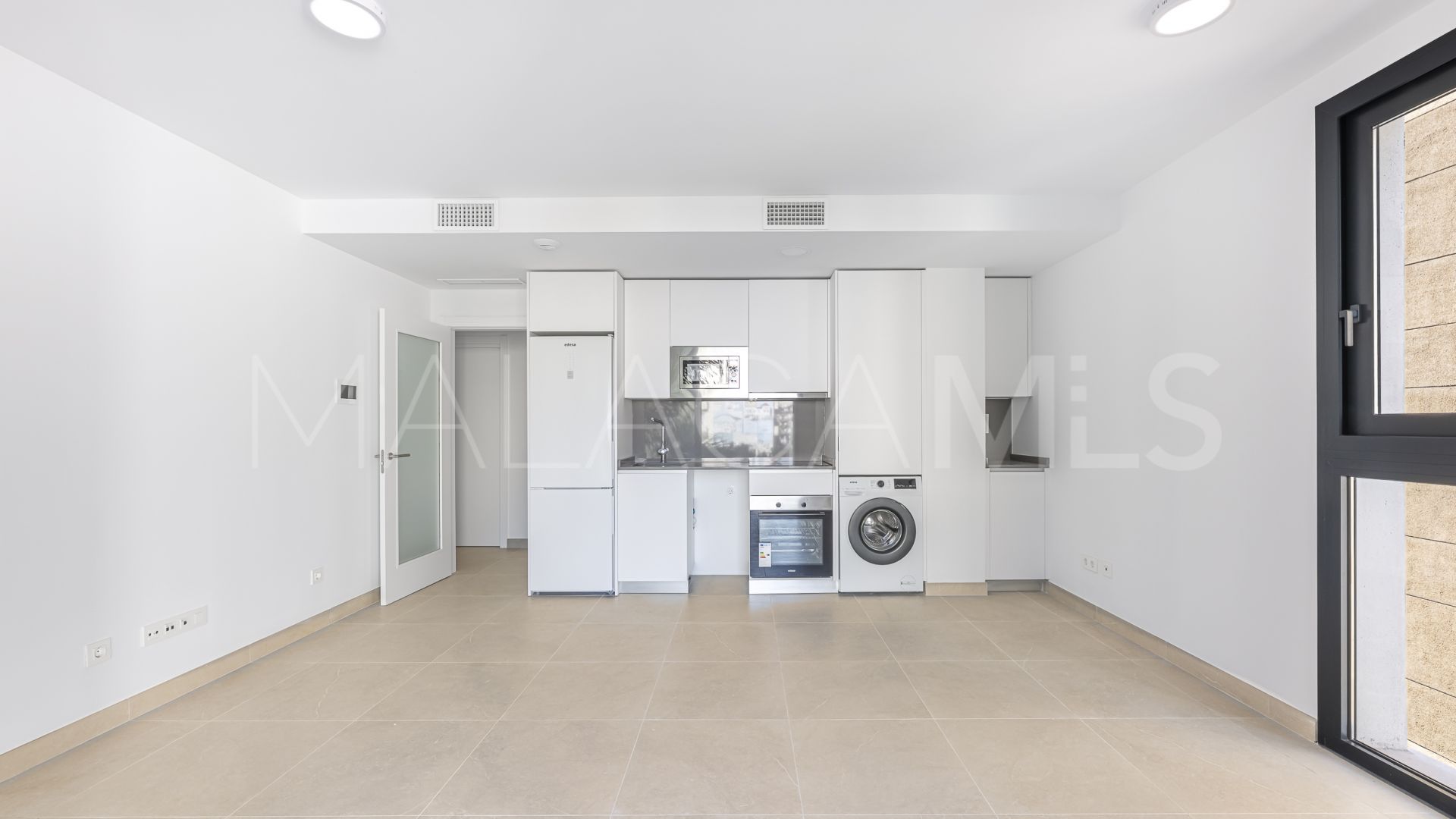 For sale Estepona Town 2 bedrooms apartment