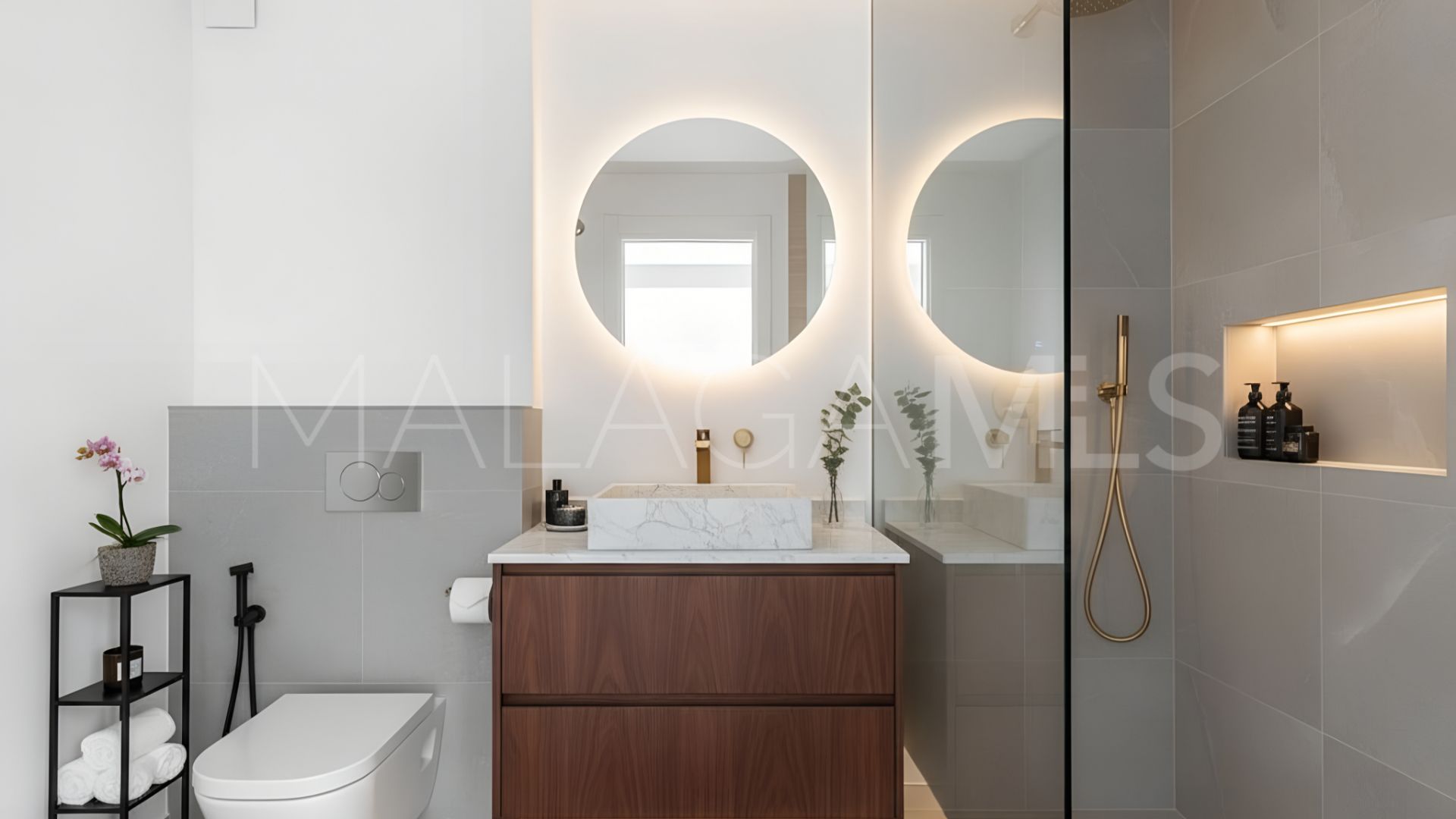 For sale Estepona Town 2 bedrooms apartment