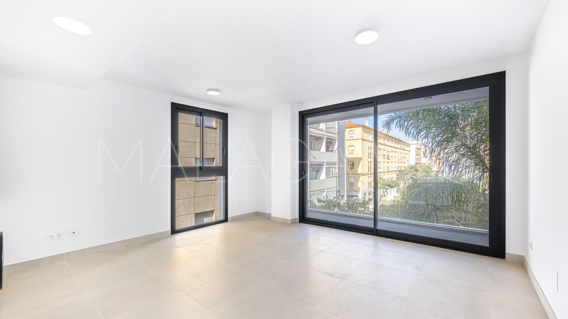 For sale Estepona Town 2 bedrooms apartment