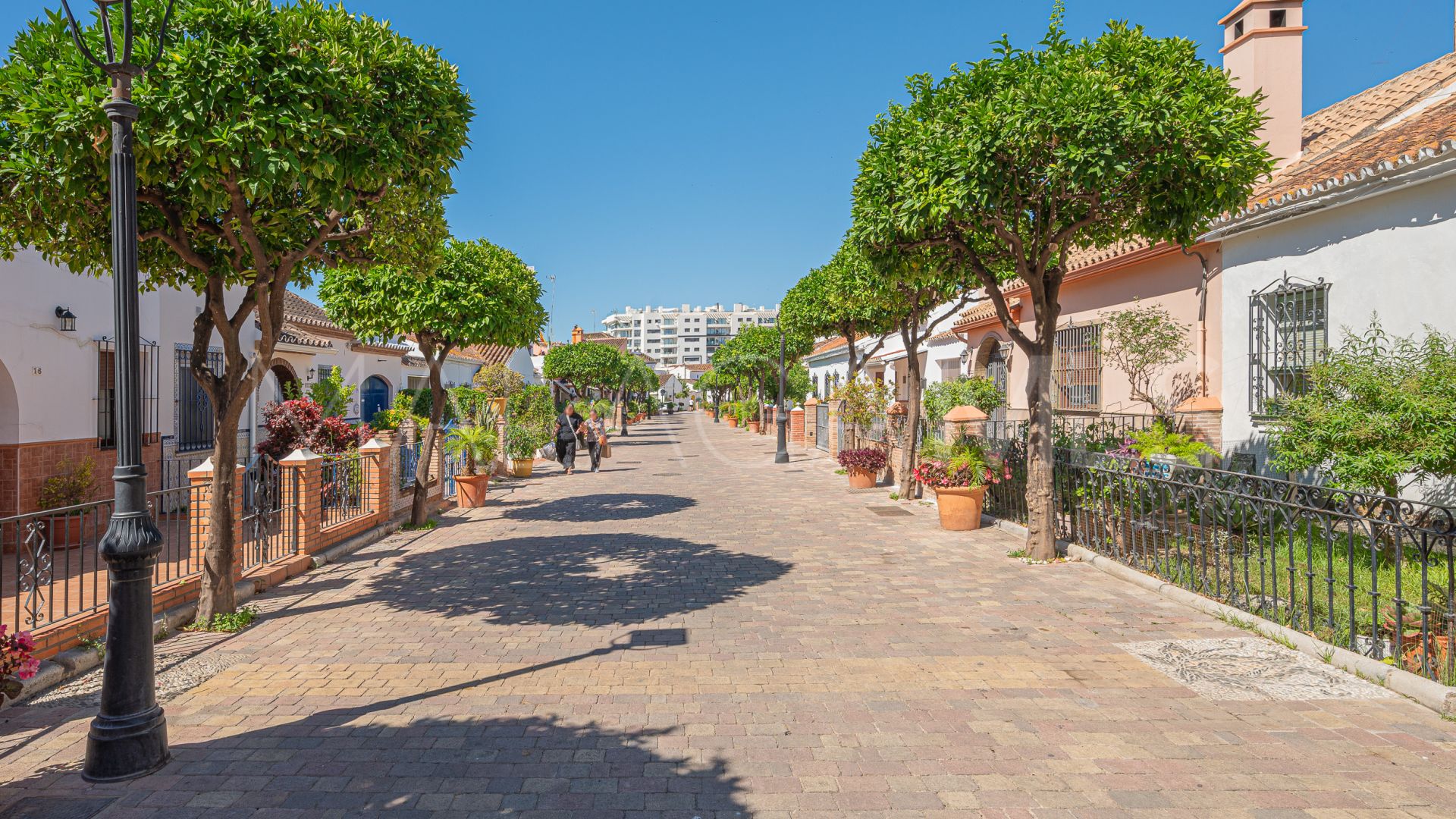 For sale Estepona Town 2 bedrooms apartment