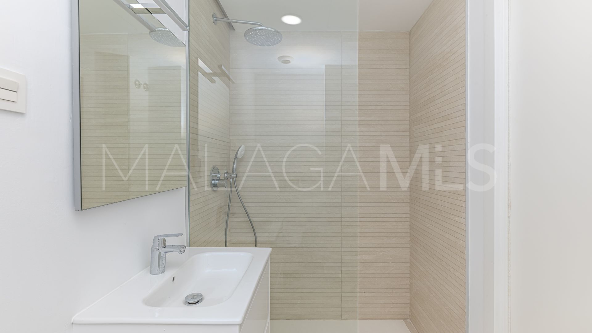 For sale Estepona Town 2 bedrooms apartment