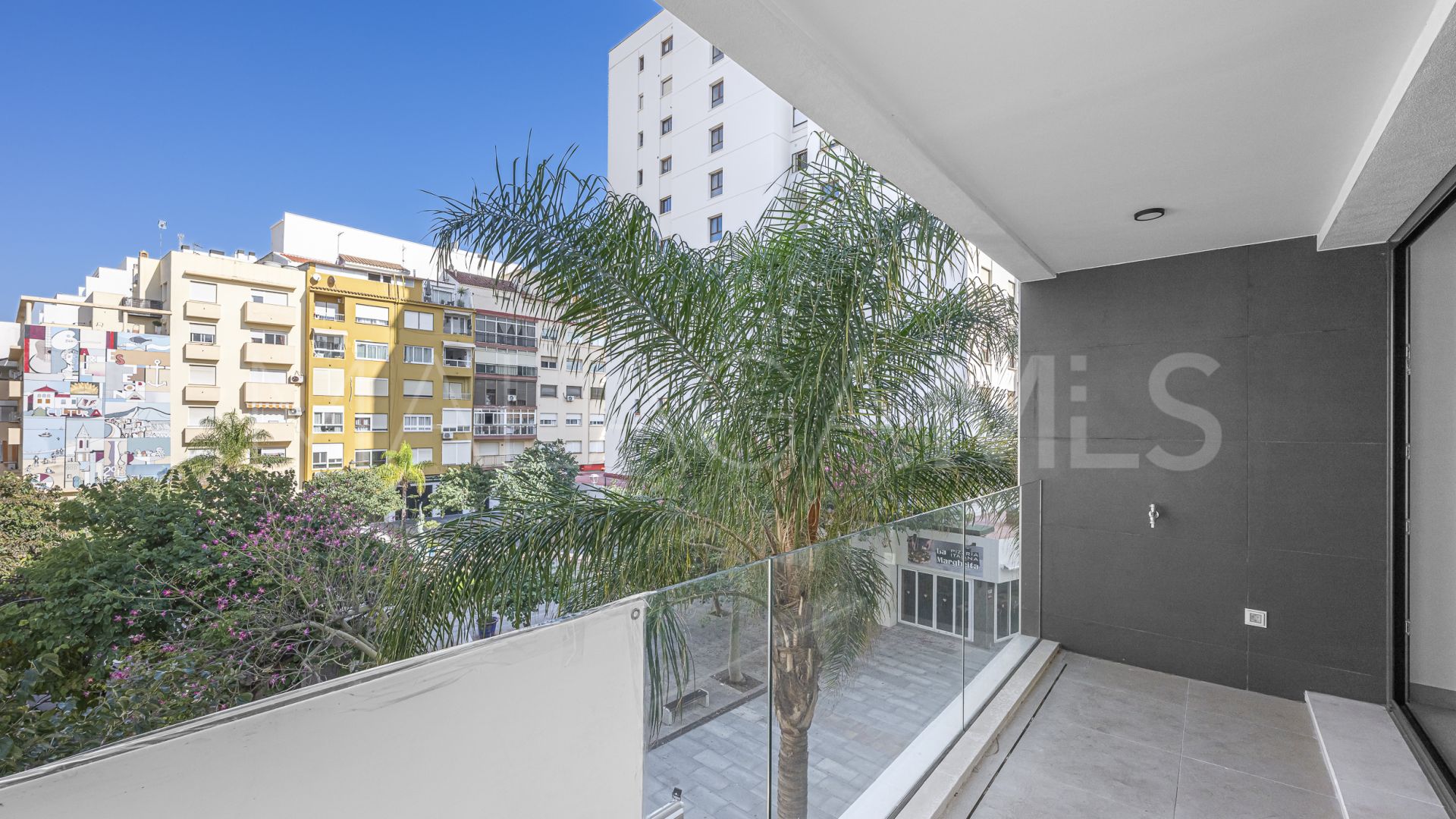 For sale Estepona Town 2 bedrooms apartment