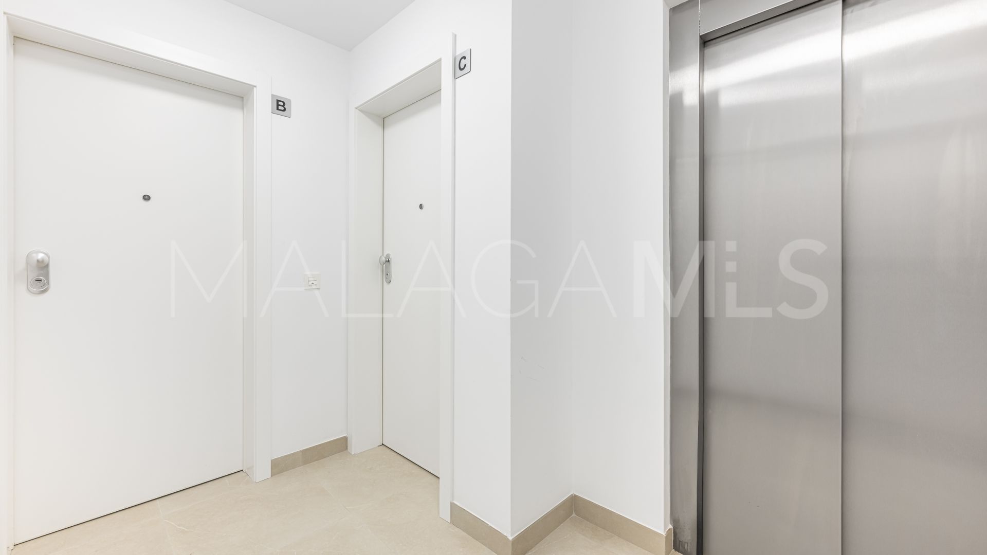 For sale Estepona Town 2 bedrooms apartment