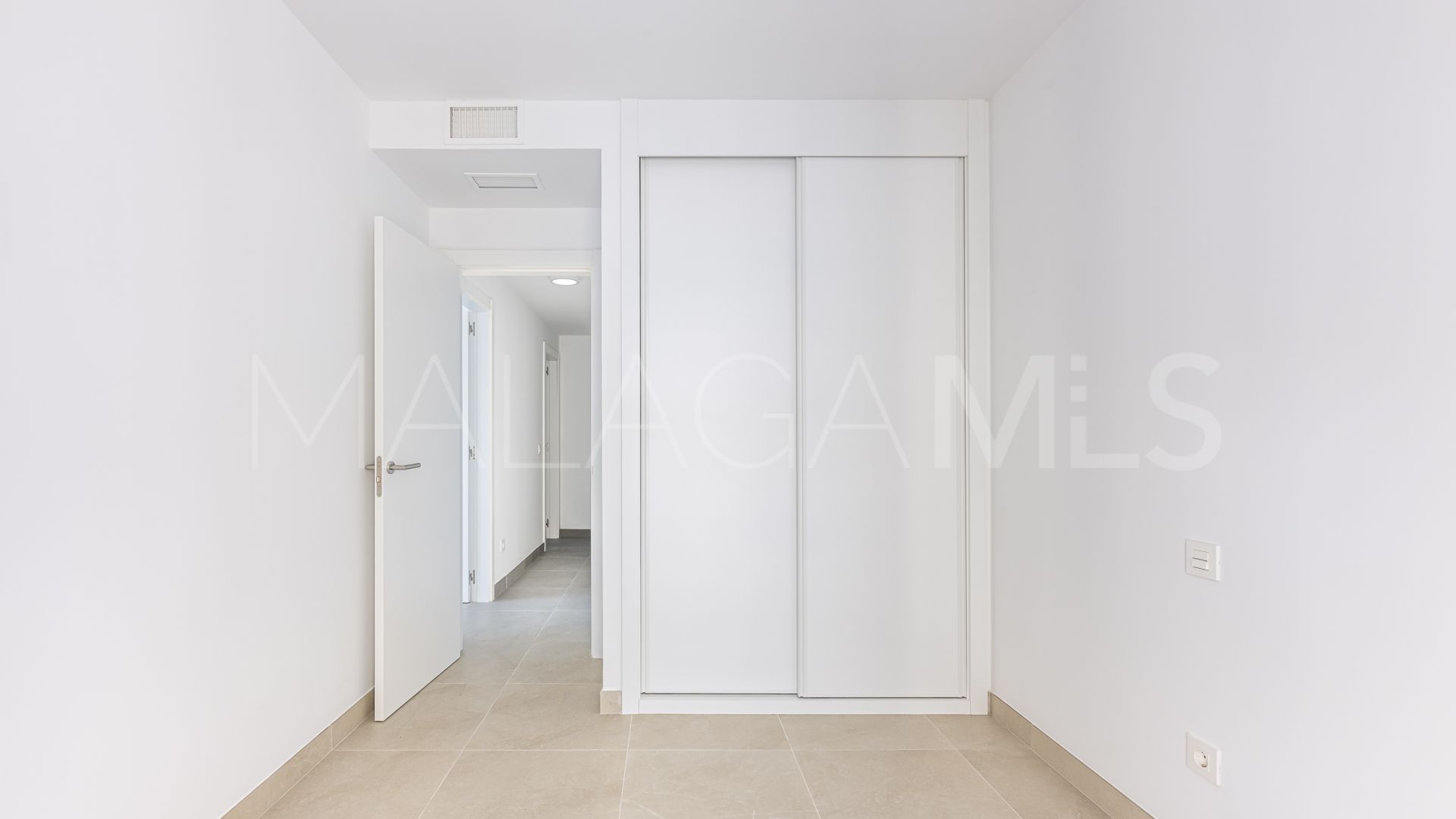 For sale Estepona Town 2 bedrooms apartment