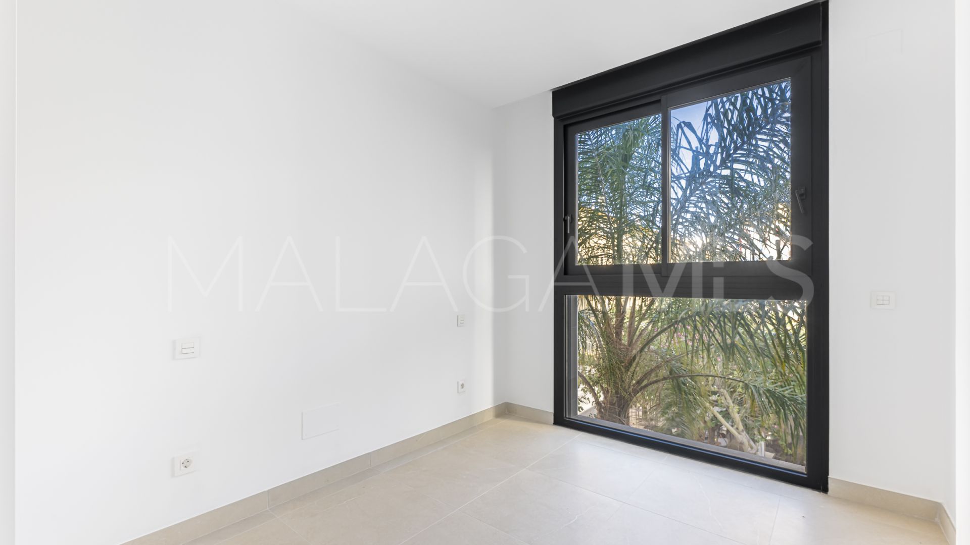 For sale Estepona Town 2 bedrooms apartment