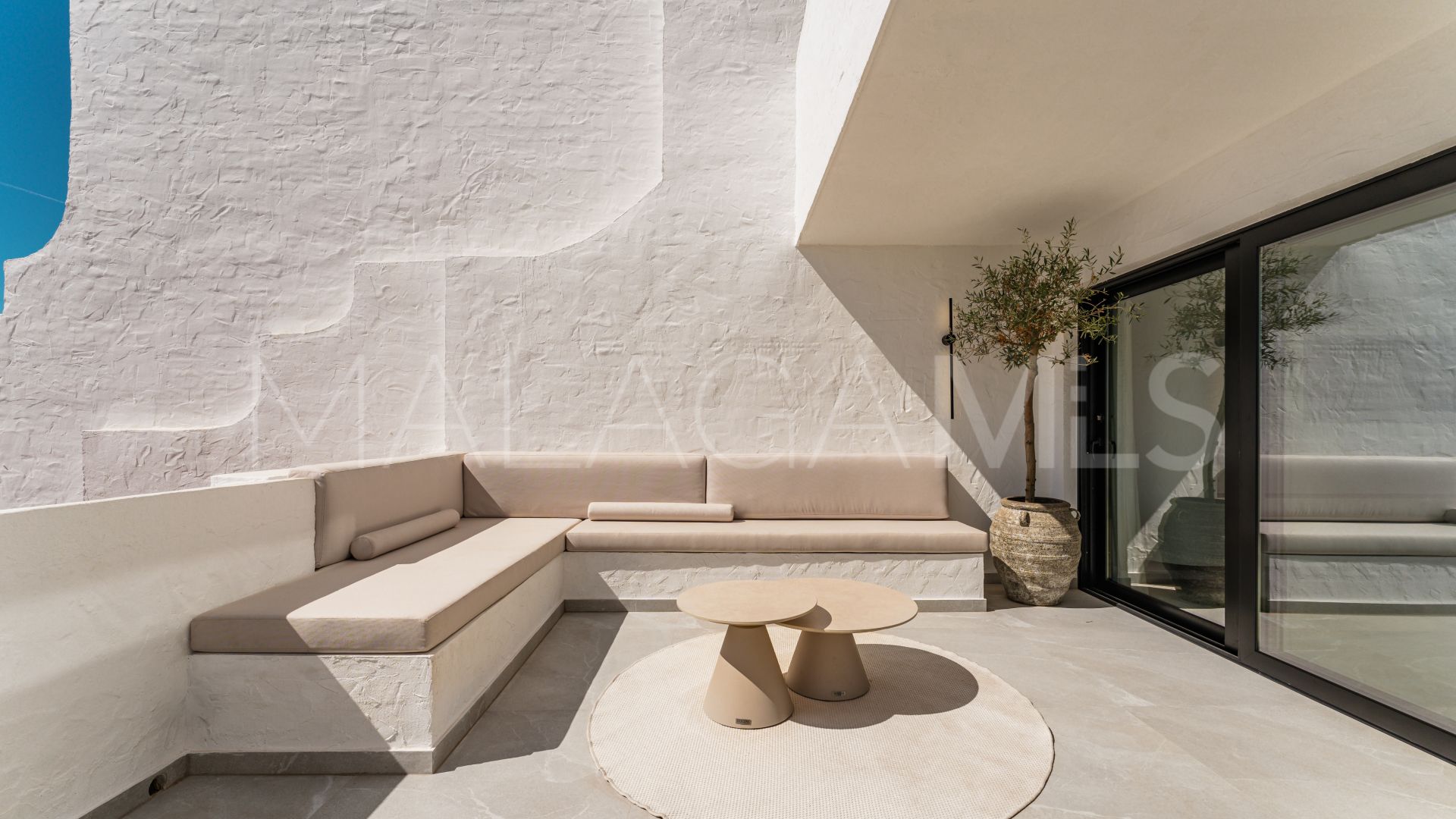 Duplex for sale in Las Colinas de Marbella with 3 bedrooms