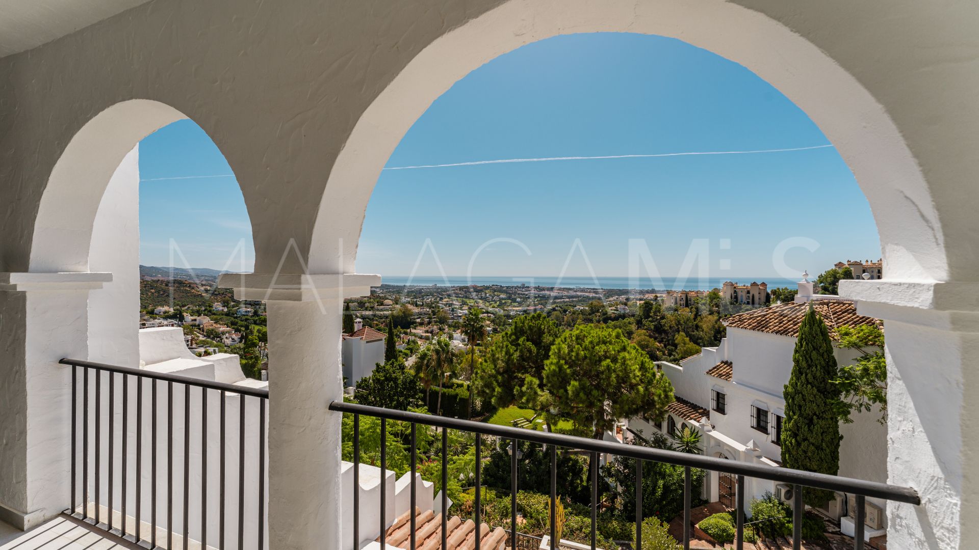 Duplex for sale in Las Colinas de Marbella with 3 bedrooms